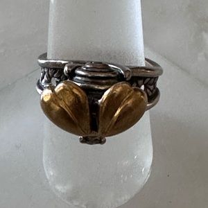 Nieman Marcus bee ring, size 7